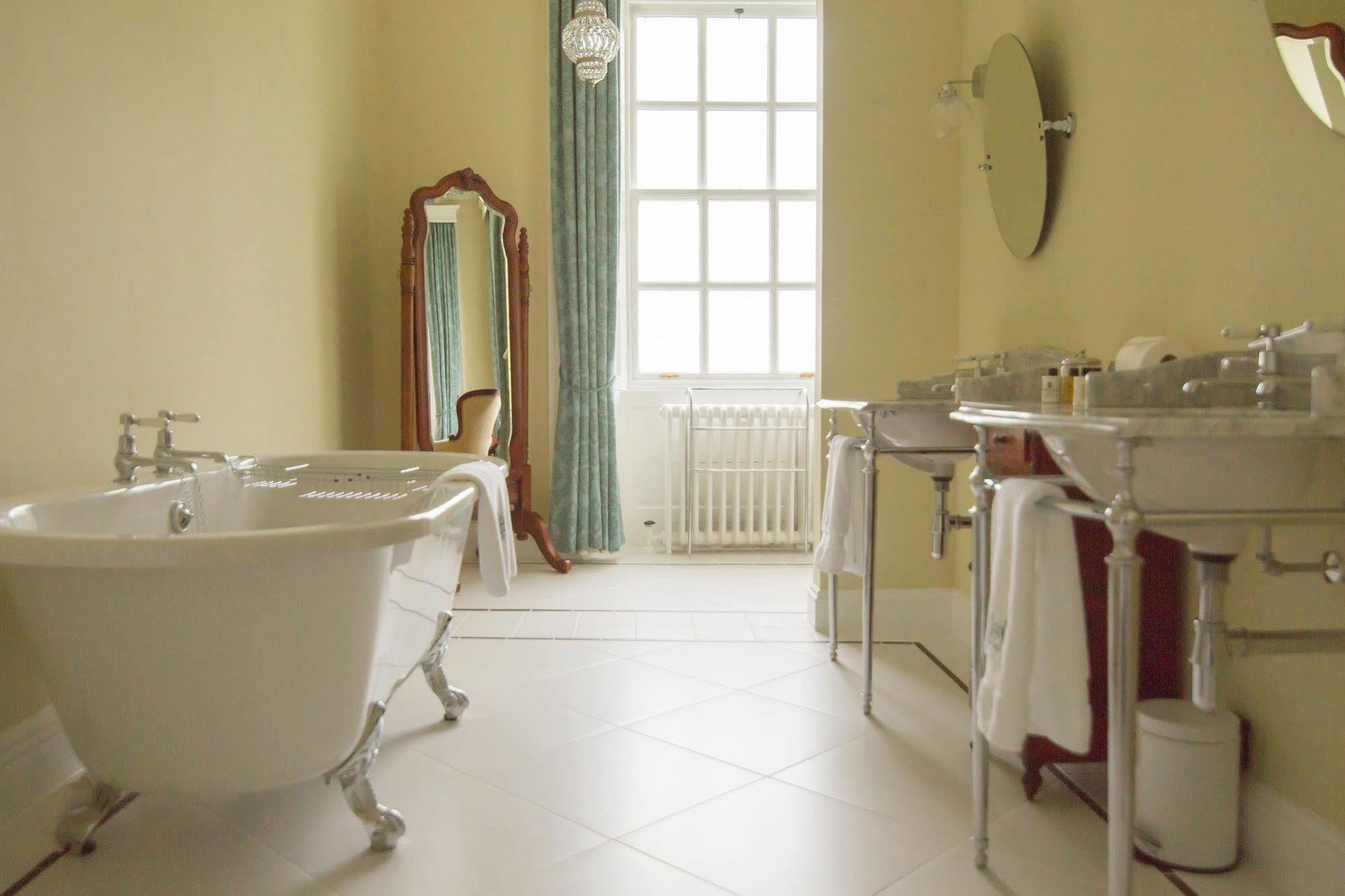 Islay House Hotel Bridgend  Bagian luar foto